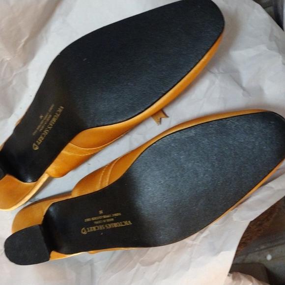 Victoria 's secret slip on shoes. New. Goldfish orange color. - Picture 4 of 7